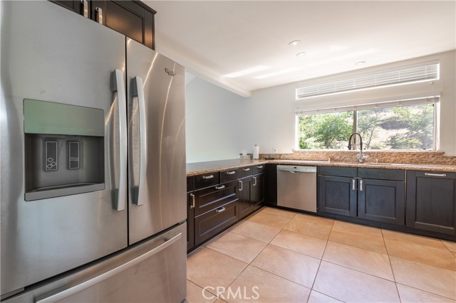 Detail Gallery Image 12 of 29 For 8665 Valley Circle Bld, West Hills,  CA 91304 - 3 Beds | 2/1 Baths
