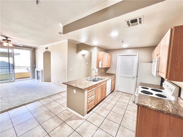 Detail Gallery Image 1 of 21 For 1360 Shady Ln #925,  Turlock,  CA 95382 - 2 Beds | 2 Baths