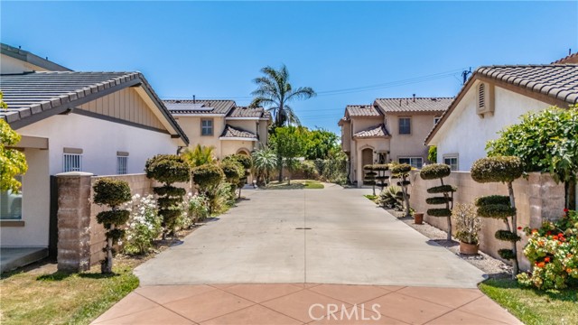 Detail Gallery Image 3 of 51 For 6134 Clara St, Bell Gardens,  CA 90201 - 4 Beds | 2/1 Baths