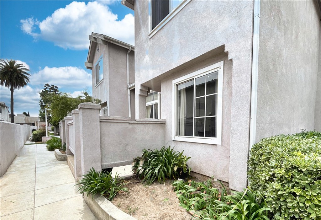 820 W Compton #16