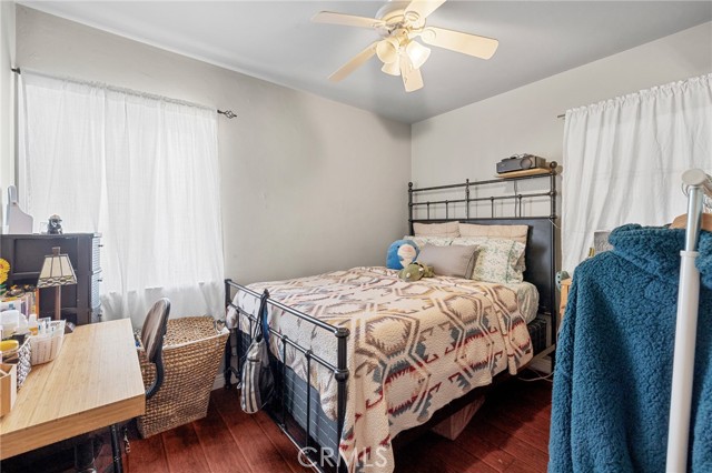 8054 Rhodes Avenue, North Hollywood CA: https://media.crmls.org/medias/94162298-7e24-49b1-8c69-62dbed6c589d.jpg