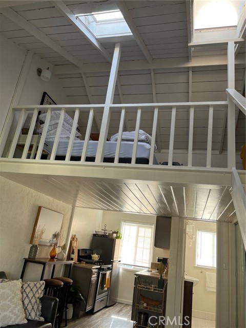 5901 E Ocean Boulevard, Long Beach CA: https://media.crmls.org/medias/94167601-0134-4349-b27d-16760042e3b8.jpg