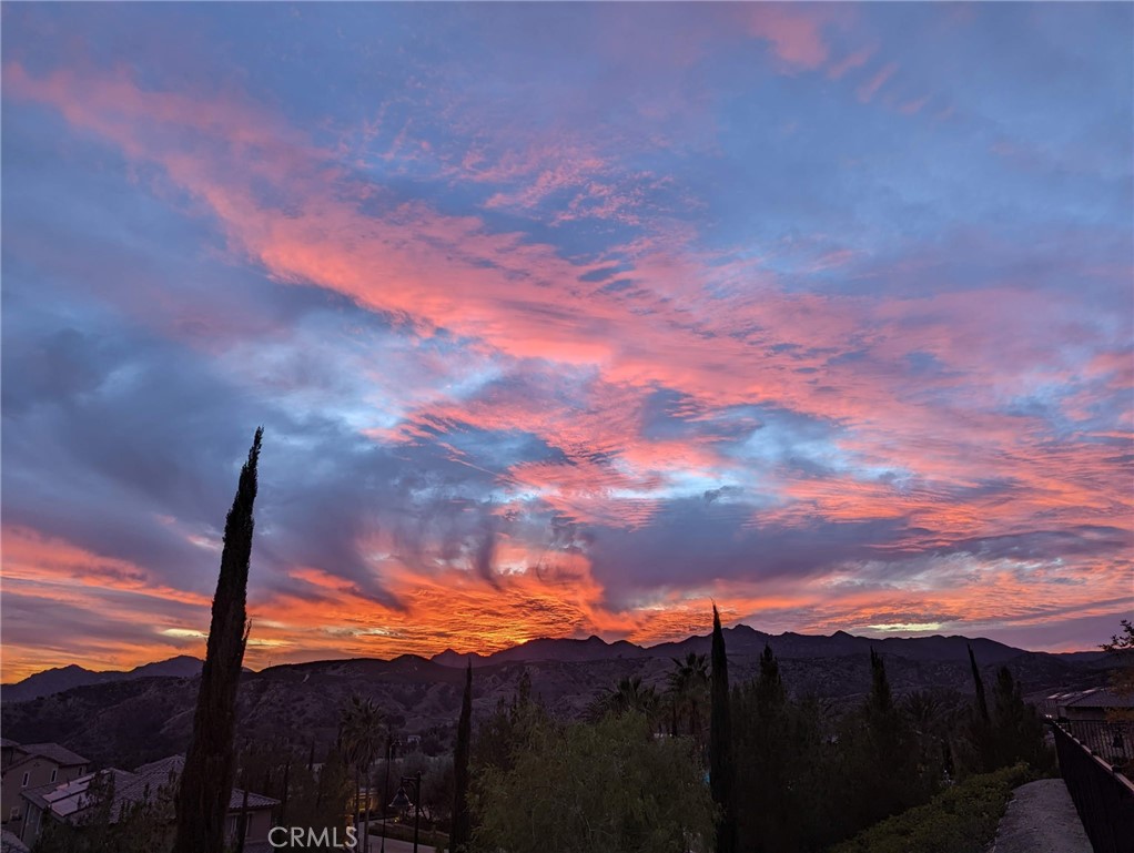 https://media.crmls.org/medias/9416a858-a503-4a37-96c2-d7fa83296c50.jpg?preset=X-Large