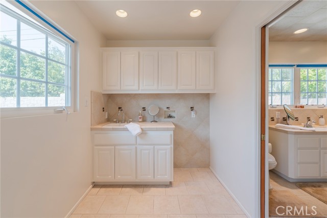 223 N Enrose Avenue, San Pedro CA: https://media.crmls.org/medias/9416ae11-522d-4ee7-8099-03e46d5730bf.jpg