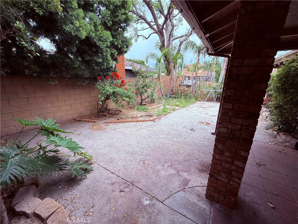 https://media.crmls.org/medias/941745e2-90fc-4fe9-80c7-7b08a86c905b.jpg?preset=X-Large