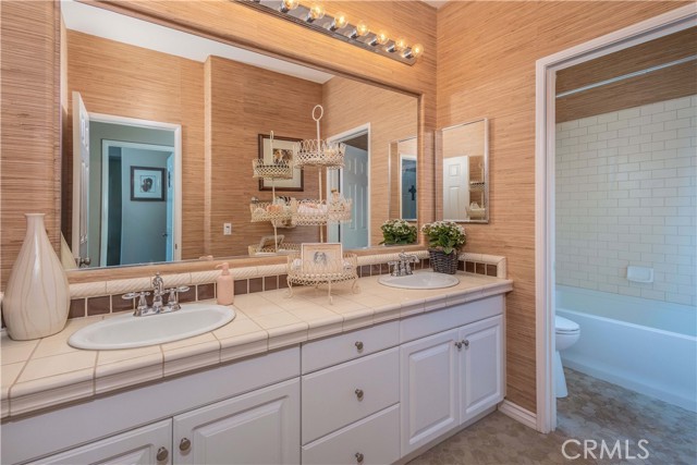 Detail Gallery Image 32 of 74 For 35802 Cherry Bark Way, Murrieta,  CA 92562 - 5 Beds | 4 Baths