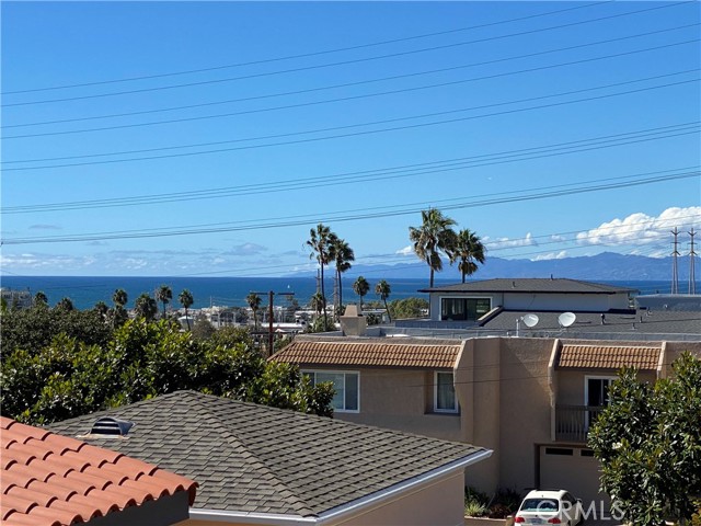 524 Irena Avenue, Redondo Beach, California 90277, 3 Bedrooms Bedrooms, ,2 BathroomsBathrooms,Residential,Sold,Irena,SB22204273