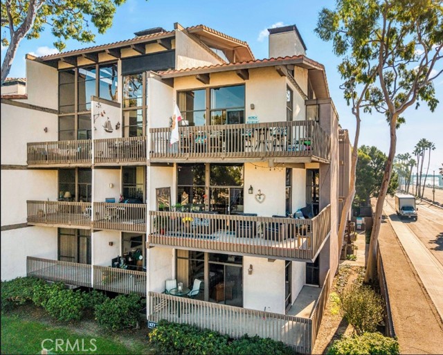 Detail Gallery Image 4 of 32 For 5217 Marina Pacifica Key #20,  Long Beach,  CA 90803 - 1 Beds | 1 Baths