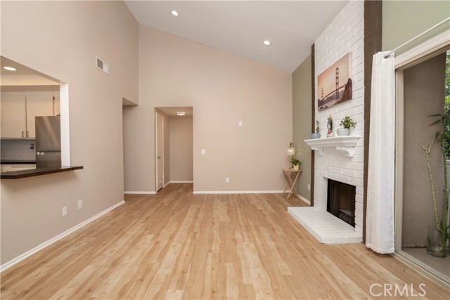 200 Oakleaf Drive, 206 photo 3