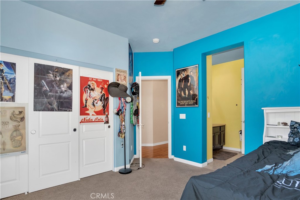 https://media.crmls.org/medias/94192883-47b3-4211-9121-3bb2e5ba7e43.jpg?preset=X-Large