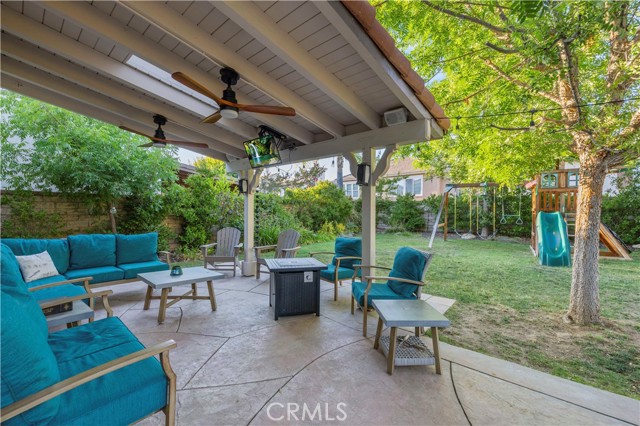 Detail Gallery Image 27 of 34 For 24303 Las Palmas St, Valencia,  CA 91355 - 4 Beds | 3 Baths
