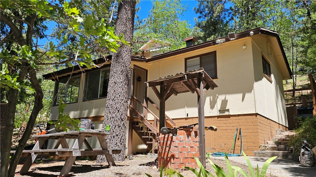 32800 Willow
