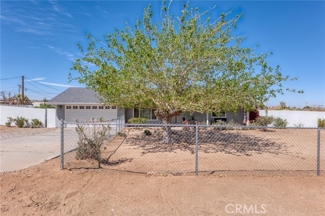 Detail Gallery Image 4 of 45 For 58780 Buena Vista, Yucca Valley,  CA 92284 - 2 Beds | 2 Baths