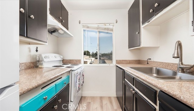 Detail Gallery Image 4 of 27 For 400 N Acacia #D35,  Fullerton,  CA 92831 - 1 Beds | 1 Baths