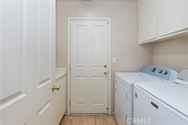 16462 Sun Summit Drive, Riverside CA: https://media.crmls.org/medias/941b34cf-e608-4d4c-829e-2a07ff46468a.jpg