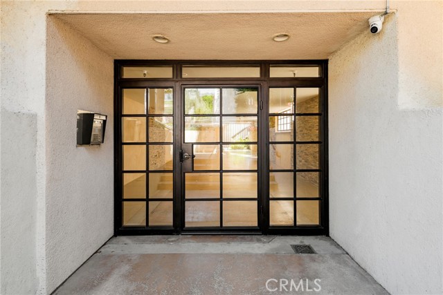 Detail Gallery Image 28 of 28 For 5050 Coldwater Canyon Ave #207,  Sherman Oaks,  CA 91423 - 3 Beds | 2 Baths