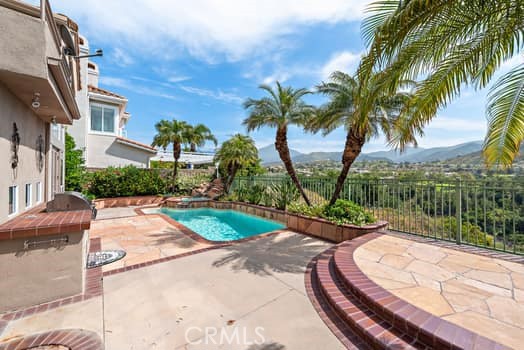 18 Beaconsfield, Rancho Santa Margarita CA: https://media.crmls.org/medias/941b6ae4-3555-4277-a452-53f777128fb6.jpg