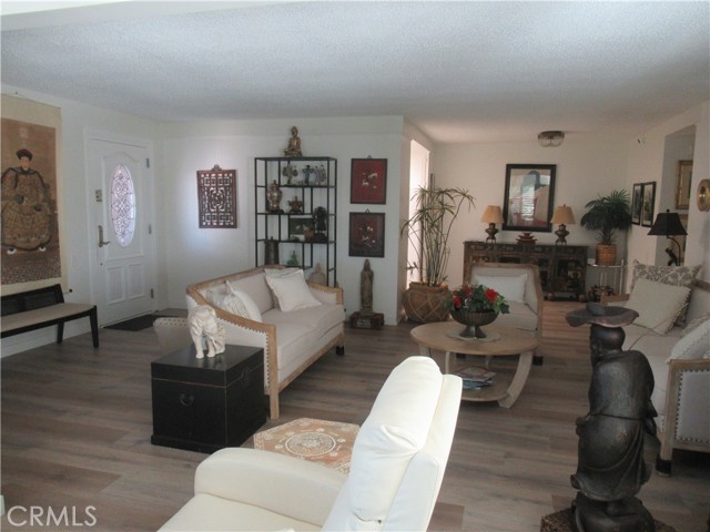 Detail Gallery Image 9 of 27 For 1860 St. John Rd #15-32m, Seal Beach,  CA 90740 - 2 Beds | 2 Baths