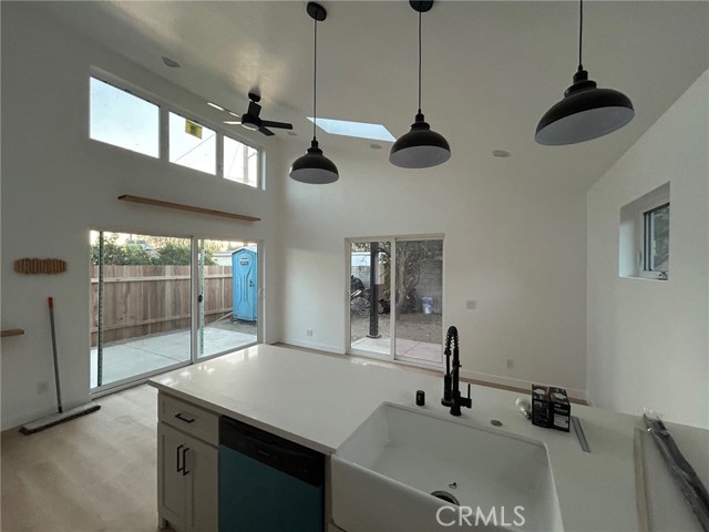 Detail Gallery Image 2 of 7 For 16124 San Fernando Mission Bld, Granada Hills,  CA 91344 - – Beds | – Baths