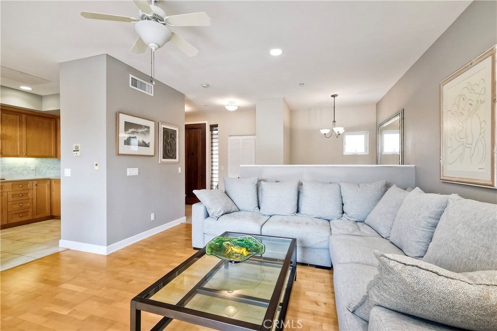543 Laguna Drive - photo 7