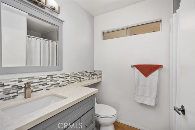 5472 Paseo Del Lago E, Laguna Woods CA: https://media.crmls.org/medias/941d3849-1dec-4fec-ab3a-0ed239be6d6a.jpg