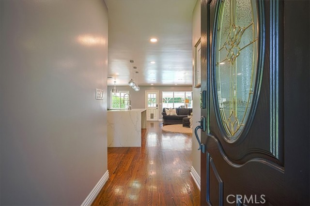1375 N Euclid Avenue, Upland CA: https://media.crmls.org/medias/941e3f3e-b0ba-4772-8e8a-29dd533a4f4c.jpg