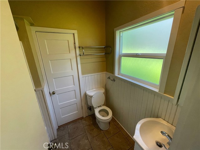 Detail Gallery Image 22 of 41 For 1318 Salem, Chico,  CA 95928 - 5 Beds | 3 Baths