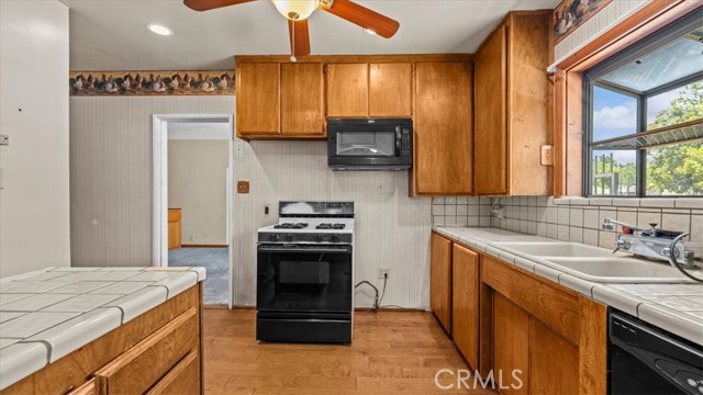 Detail Gallery Image 14 of 40 For 551 E I St, Ontario,  CA 91764 - 3 Beds | 2 Baths