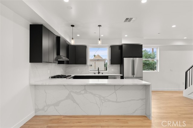 Detail Gallery Image 14 of 33 For 11410 W Calvert St, North Hollywood,  CA 91606 - 3 Beds | 3/1 Baths