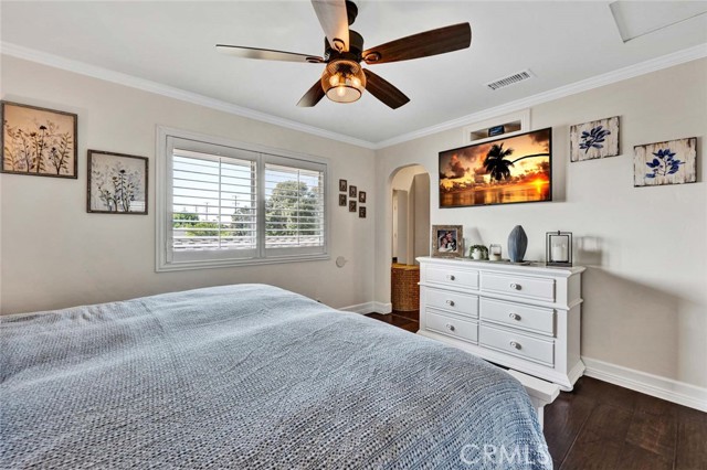 Image 26 of 60 For 20012 Mural Circle