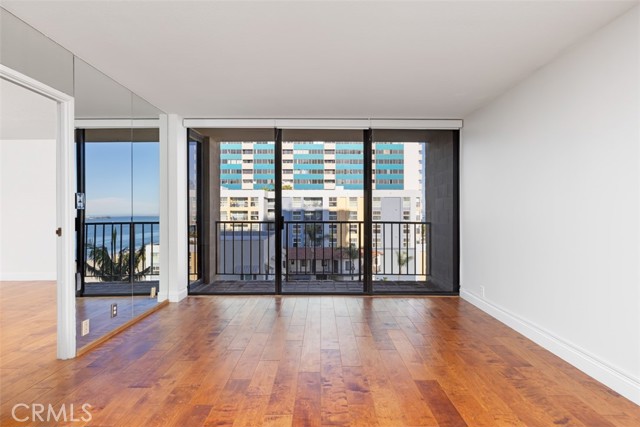 Detail Gallery Image 4 of 38 For 1750 E Ocean Bld #504,  Long Beach,  CA 90802 - 1 Beds | 1 Baths