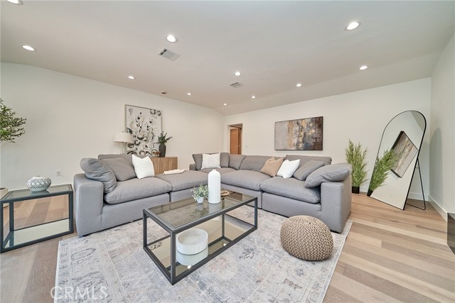 Detail Gallery Image 26 of 74 For 9604 Swinton, North Hills,  CA 91343 - 4 Beds | 3 Baths