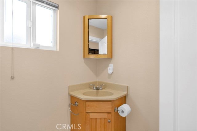 Detail Gallery Image 16 of 31 For 1521 S Dallas Dr, Anaheim,  CA 92804 - 3 Beds | 2/1 Baths