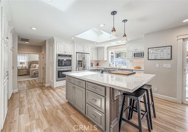 843 Encino Vista Drive, Thousand Oaks CA: https://media.crmls.org/medias/9424f7fd-b354-49b0-a207-365ae4392276.jpg