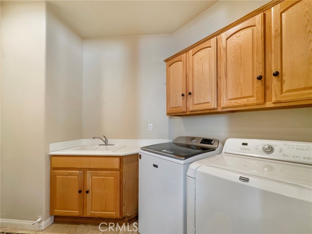 19642 Castle Harbor Court, Apple Valley CA: https://media.crmls.org/medias/942614a1-e15e-414f-8d9e-de64ab39c15e.jpg