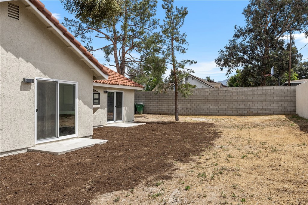 https://media.crmls.org/medias/94279764-8ee8-4958-b4de-0c6d861d46d0.jpg?preset=X-Large