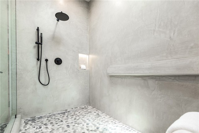 Detail Gallery Image 15 of 22 For 7913 Lasaine, Northridge,  CA 91325 - 4 Beds | 3/1 Baths