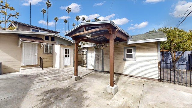 1638 W 51st Street, Los Angeles CA: https://media.crmls.org/medias/94286acd-d9db-4afb-9c7d-12b2e96cc1f6.jpg
