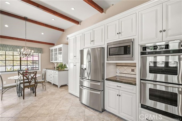 22755 Dale Court, Chatsworth CA: https://media.crmls.org/medias/94286f14-223b-439c-b3c0-3c5d490a5bac.jpg