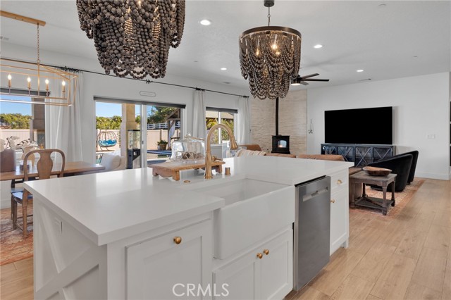 Detail Gallery Image 14 of 71 For 8357 Macron, Oak Hills,  CA 92344 - 4 Beds | 3 Baths