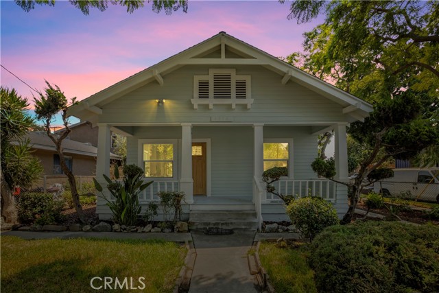 1270 W 19th Street, Long Beach CA: https://media.crmls.org/medias/94290998-c840-4e9b-b5a0-401feb9580e1.jpg