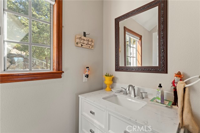 Detail Gallery Image 30 of 58 For 1230 Brentwood Dr, Lake Arrowhead,  CA 92352 - 3 Beds | 2/1 Baths