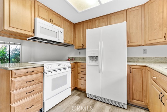 Detail Gallery Image 2 of 46 For 1102 San Juan St #B,  Tustin,  CA 92780 - 2 Beds | 2/1 Baths