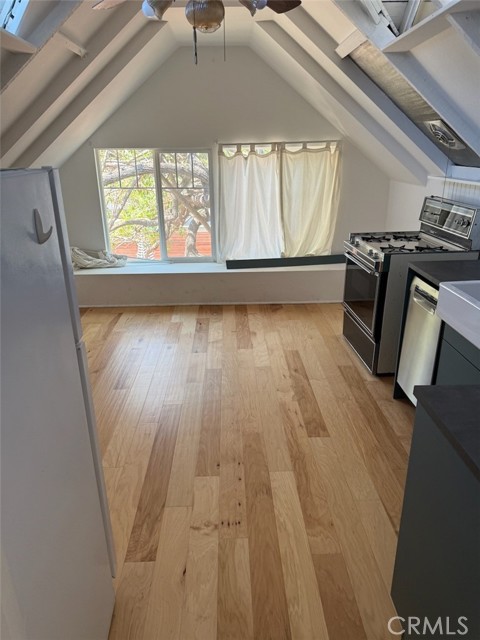 Detail Gallery Image 24 of 30 For 881 Winona Ave, Pasadena,  CA 91103 - 4 Beds | 3 Baths