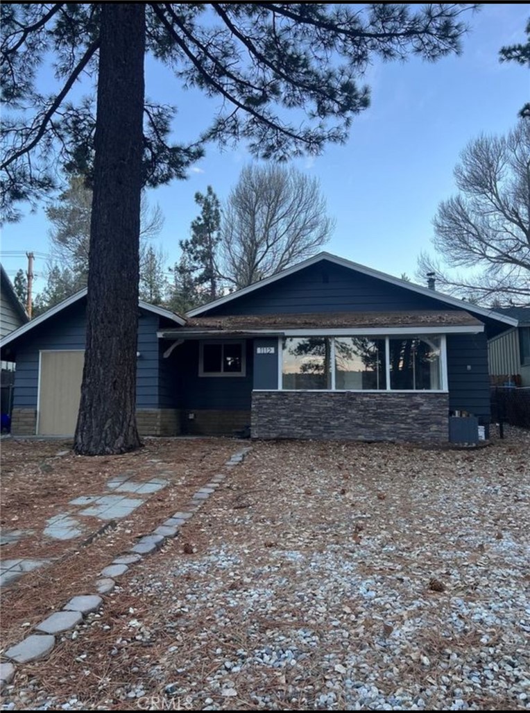 1112 E Country Club