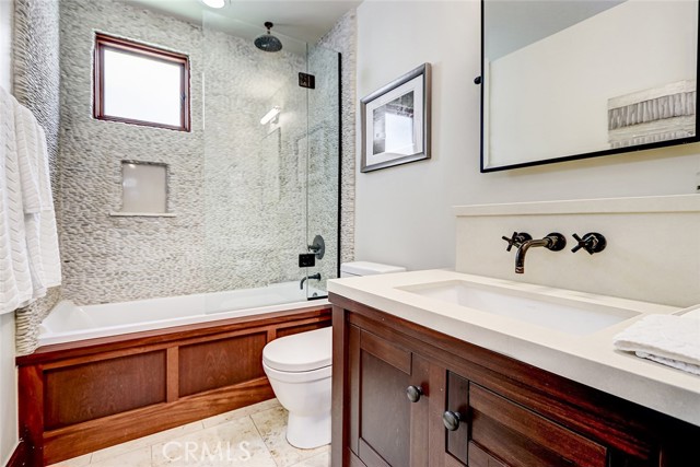 Detail Gallery Image 28 of 47 For 436 32nd St., Manhattan Beach,  CA 90266 - 4 Beds | 4 Baths