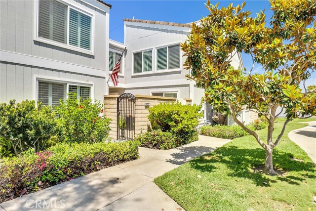 Detail Gallery Image 70 of 75 For 16123 Saint Croix Cir, Huntington Beach,  CA 92649 - 3 Beds | 2/1 Baths