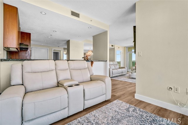 Detail Gallery Image 9 of 57 For 3131 Michelson Dr #1504,  Irvine,  CA 92612 - 3 Beds | 2/1 Baths