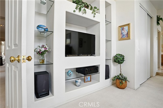 51 Corte Madera, Lake Elsinore CA: https://media.crmls.org/medias/942c6af9-c143-411e-9105-e2e0332f500b.jpg