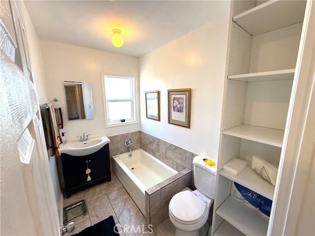 Detail Gallery Image 19 of 56 For 1978 S Holt Ave, Los Angeles,  CA 90034 - 3 Beds | 2 Baths